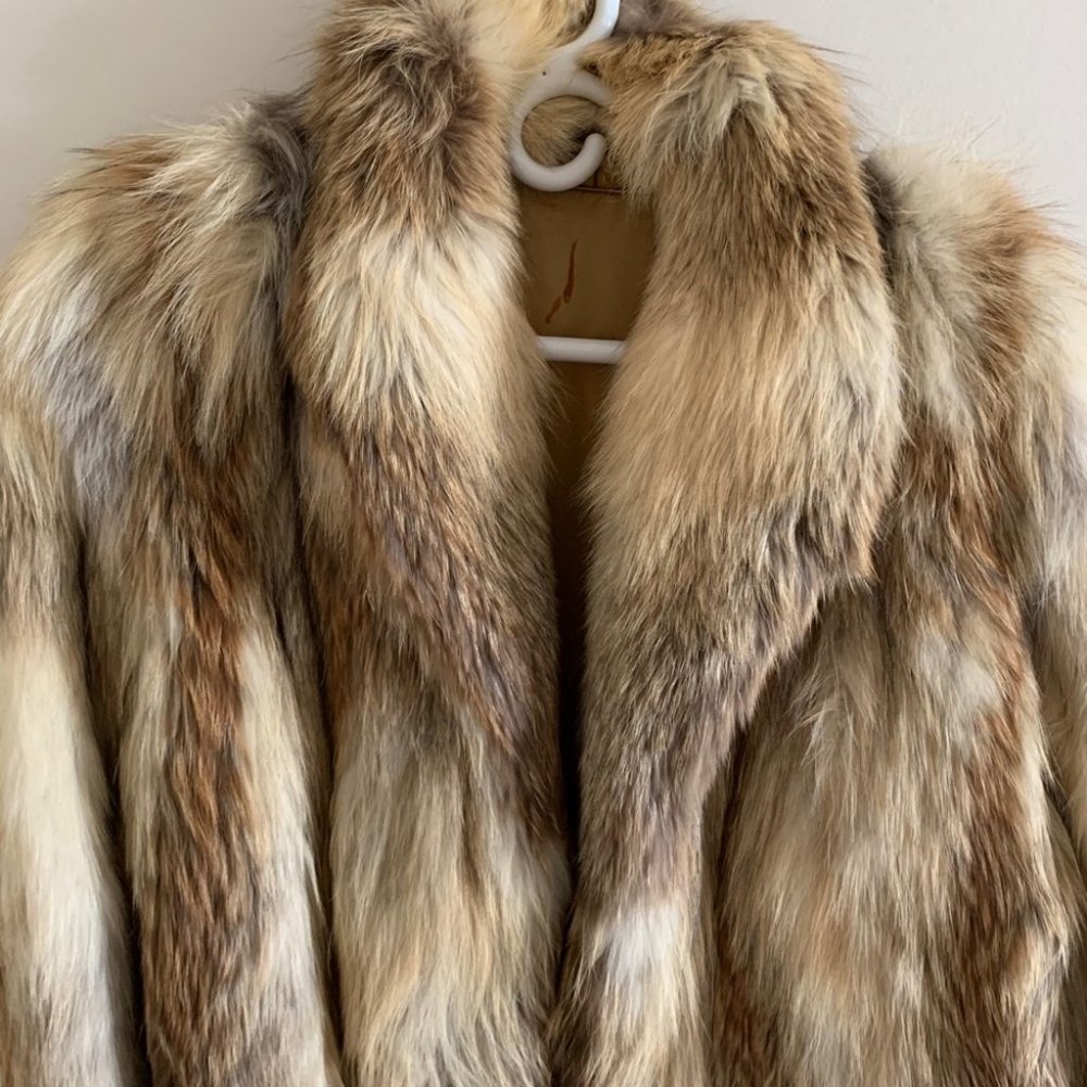 Women’s Authentic Vintage Fox Fur Coat - Picture 3 of 11